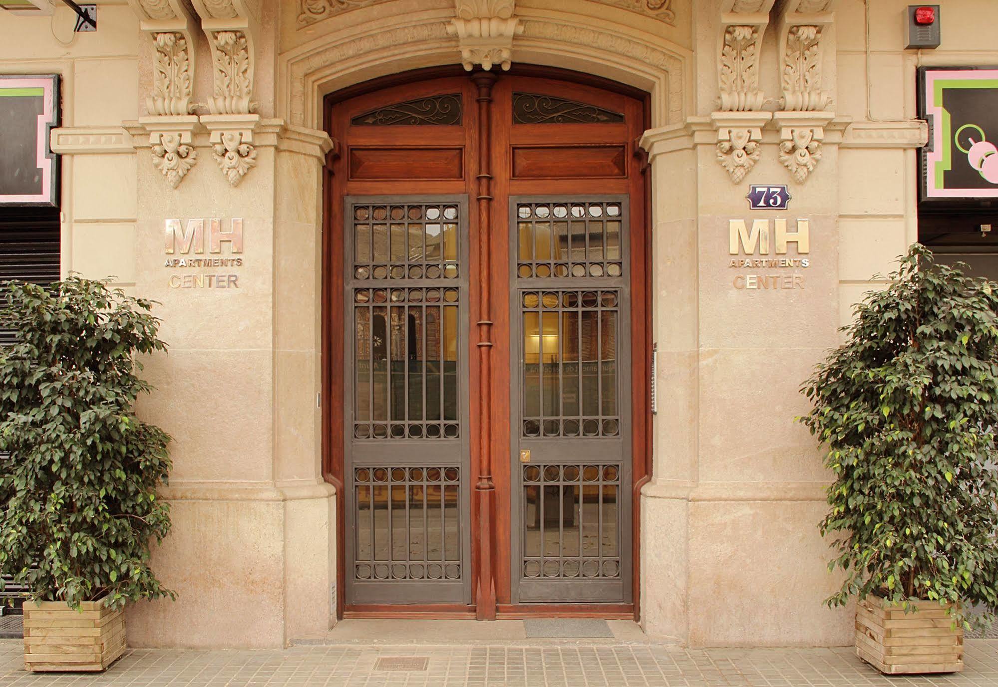 Mh Apartments Center Barcelona Bagian luar foto