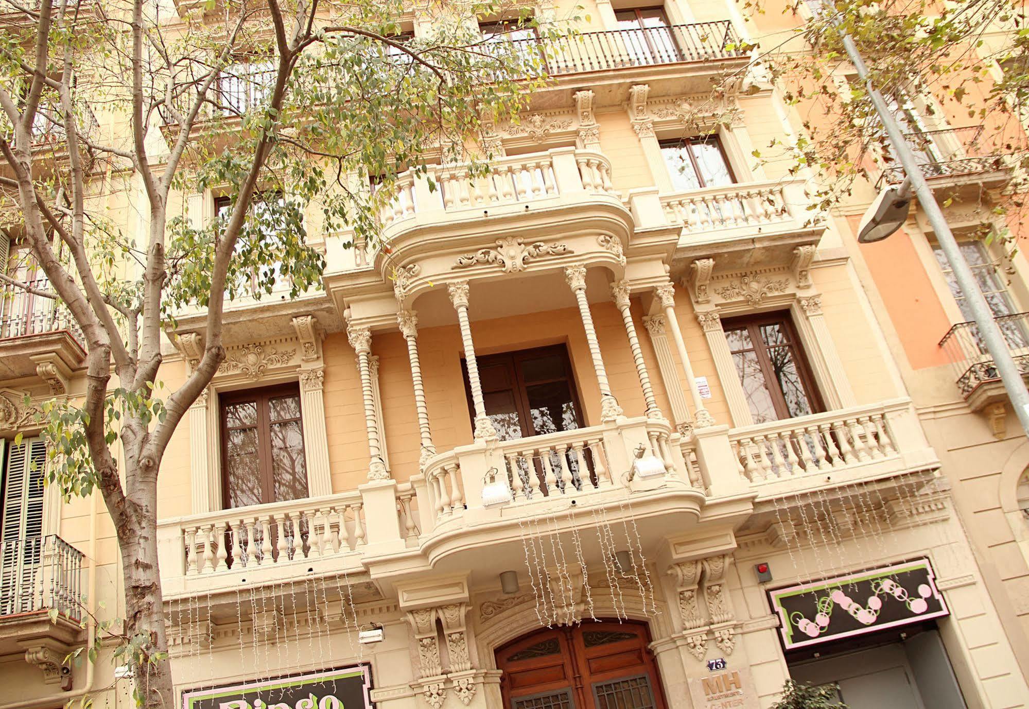 Mh Apartments Center Barcelona Bagian luar foto