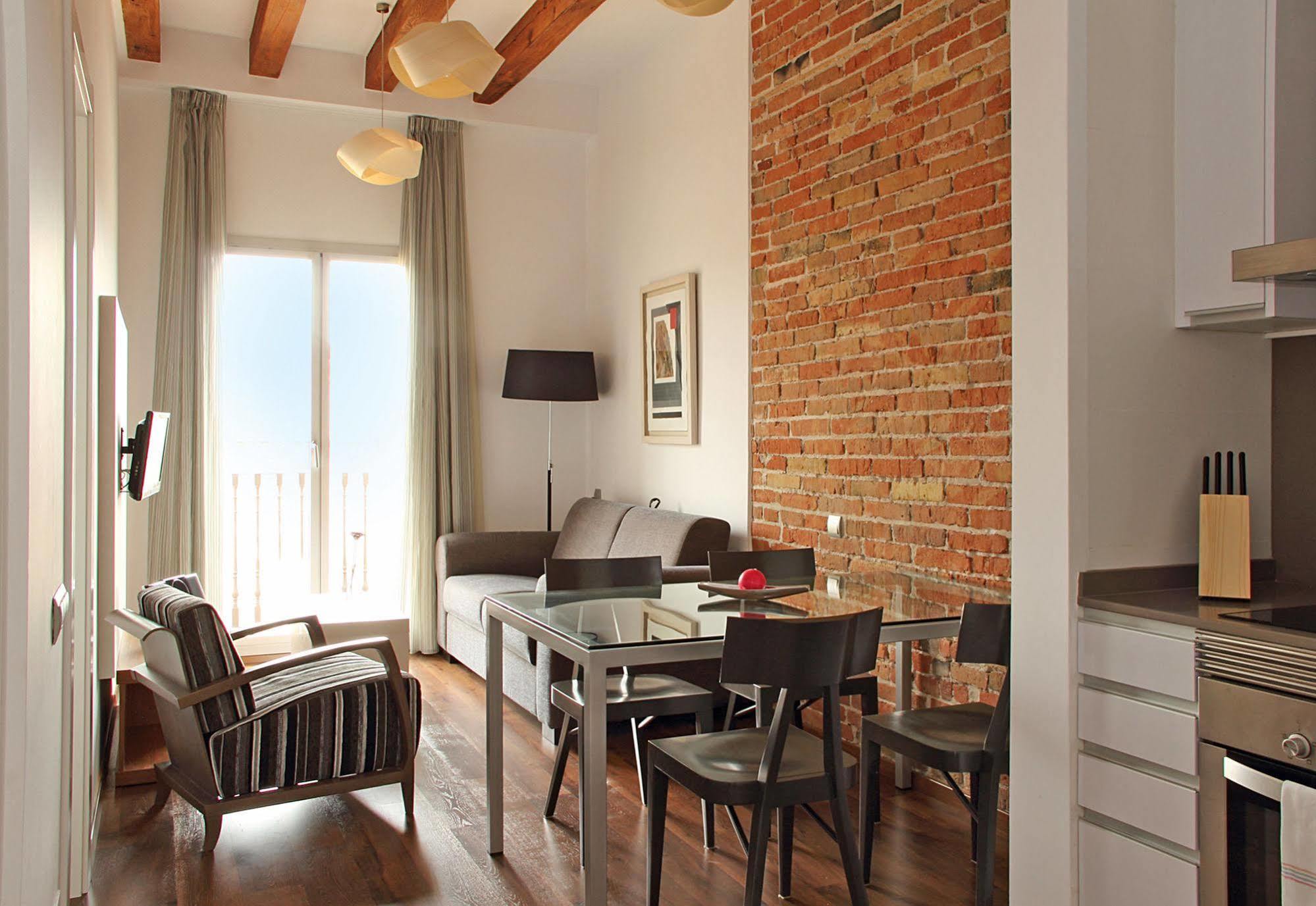 Mh Apartments Center Barcelona Bagian luar foto