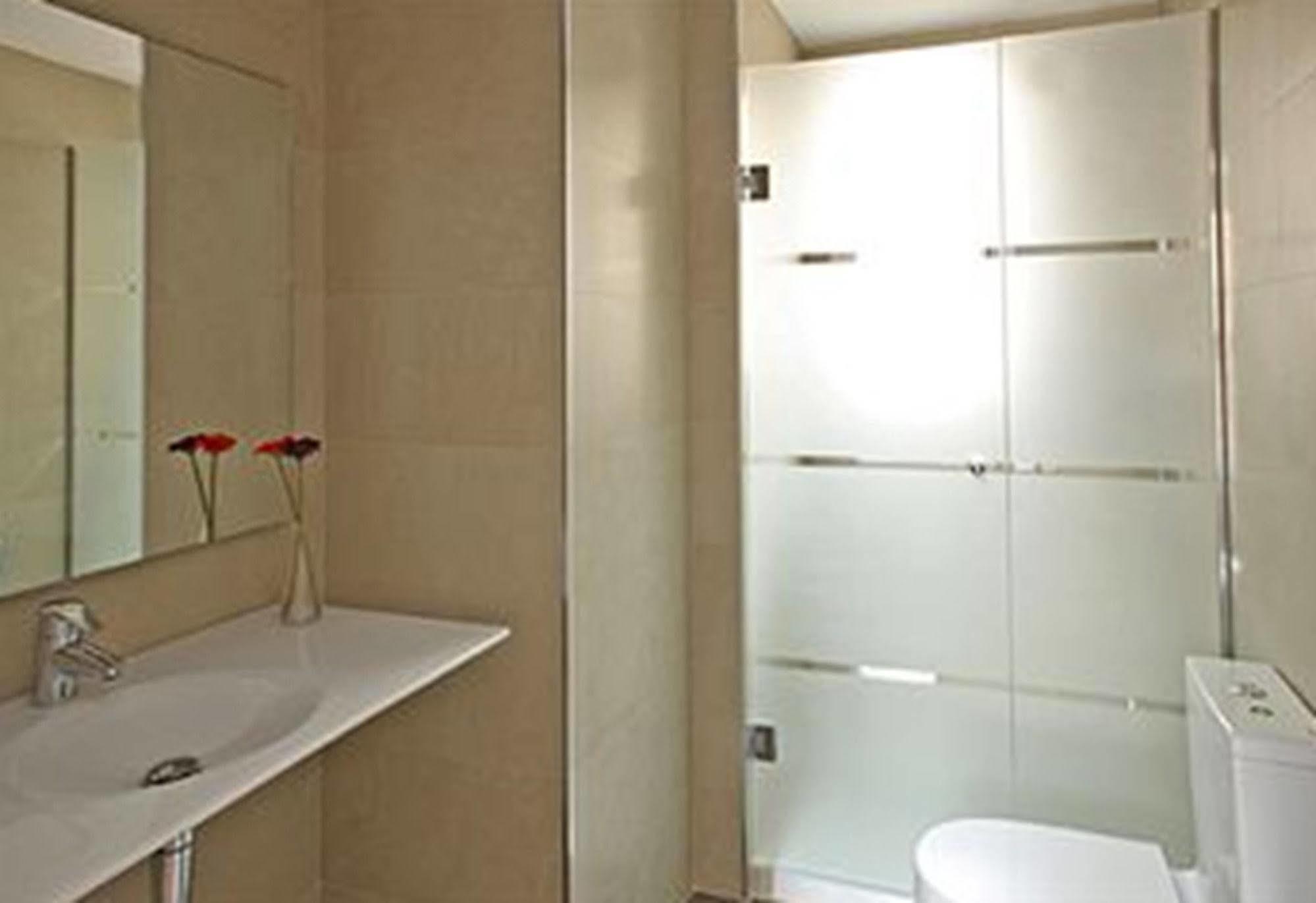 Mh Apartments Center Barcelona Bagian luar foto